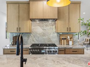 5032 Bluebell Avenue, Valley Village CA 91607