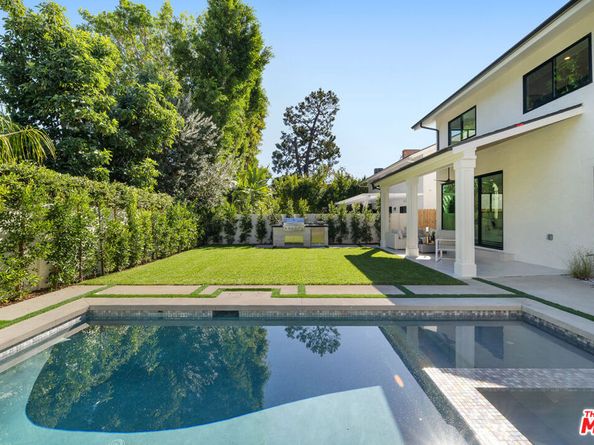 5032 Bluebell Avenue, Valley Village CA 91607