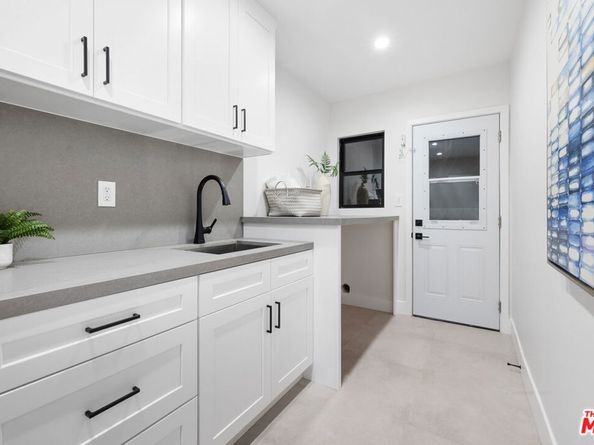 5032 Bluebell Avenue, Valley Village CA 91607