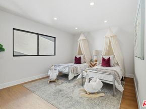 5032 Bluebell Avenue, Valley Village CA 91607