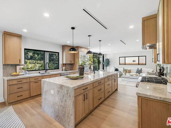 5032 Bluebell Avenue, Valley Village CA 91607