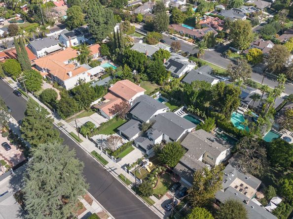 5032 Bluebell Avenue, Valley Village CA 91607