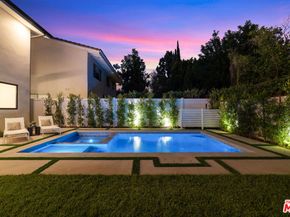 5032 Bluebell Avenue, Valley Village CA 91607