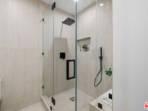 5032 Bluebell Avenue, Valley Village CA 91607