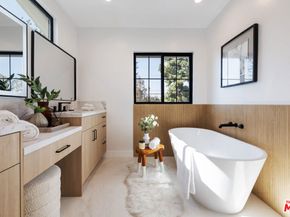 5032 Bluebell Avenue, Valley Village CA 91607