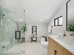 5032 Bluebell Avenue, Valley Village CA 91607