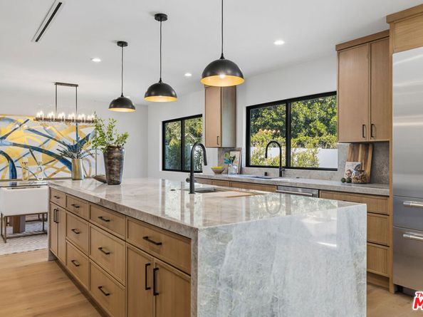 5032 Bluebell Avenue, Valley Village CA 91607