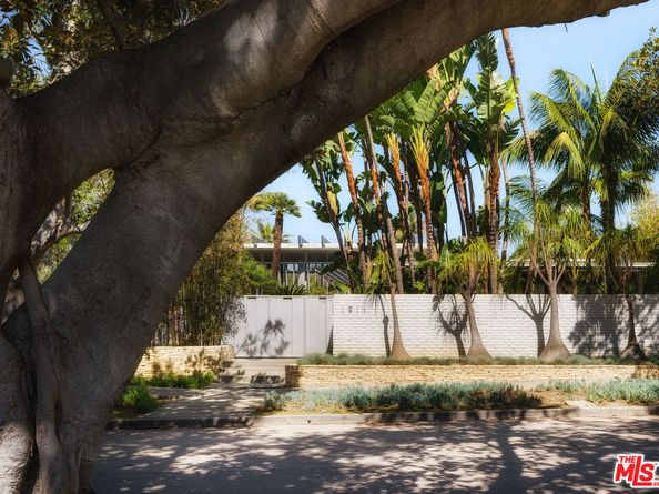 1911 La Mesa Drive, Santa Monica CA 90402