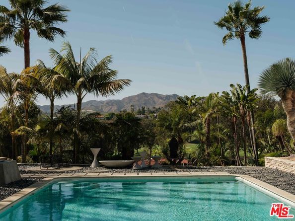 1911 La Mesa Drive, Santa Monica CA 90402