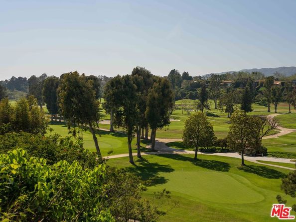 1911 La Mesa Drive, Santa Monica CA 90402