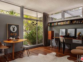 1911 La Mesa Drive, Santa Monica CA 90402