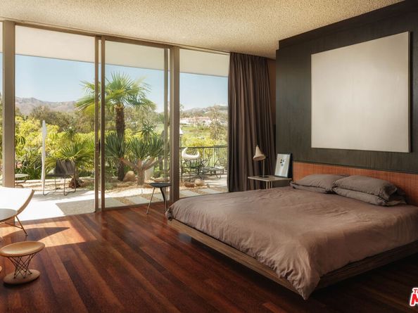 1911 La Mesa Drive, Santa Monica CA 90402