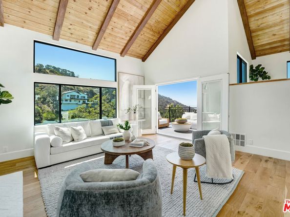 2506 Zorada Drive, Los Angeles CA 90046