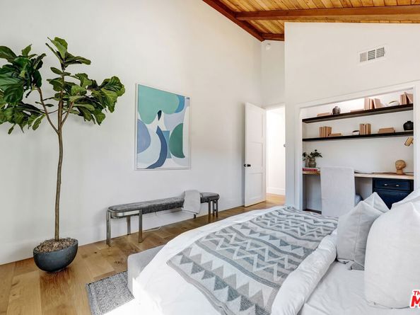 2506 Zorada Drive, Los Angeles CA 90046