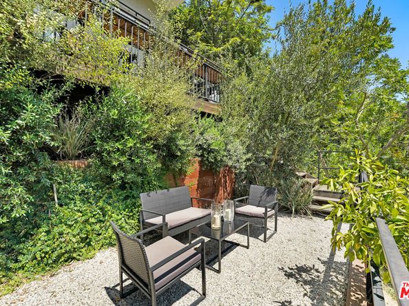 2506 Zorada Drive, Los Angeles CA 90046