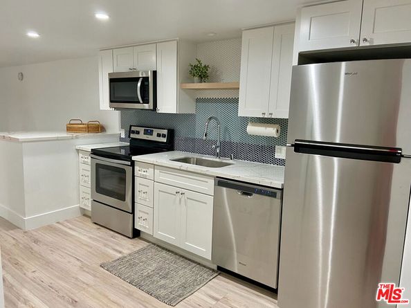 2506 Zorada Drive, Los Angeles CA 90046