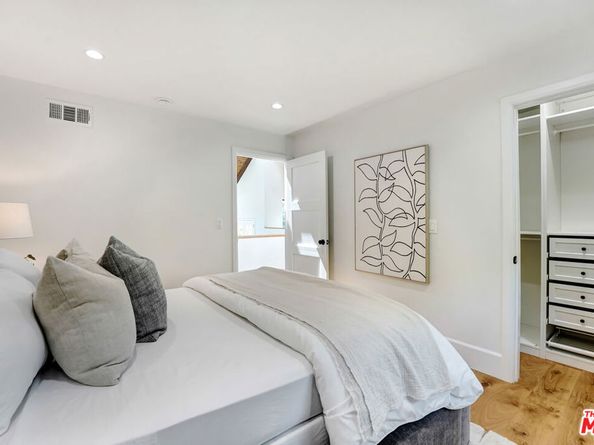 2506 Zorada Drive, Los Angeles CA 90046