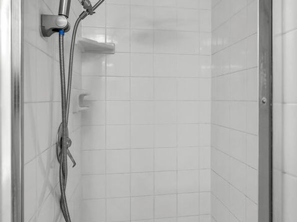 2160 Century Parkway 1911, Los Angeles CA 90067