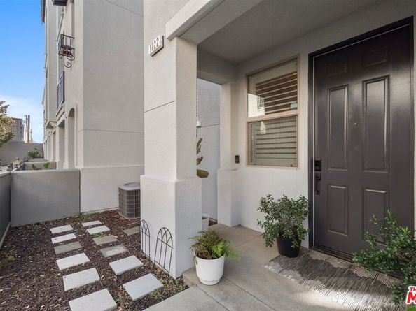 1822 Orizaba Avenue, Signal Hill CA 90755