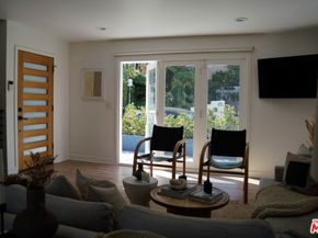 3424 Oak Glen Drive, Los Angeles CA 90068