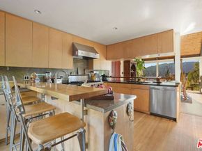 2158 Topanga Skyline Drive, Topanga CA 90290