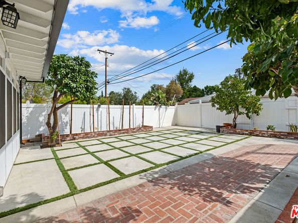 5822 Lindley Avenue, Encino CA 91316