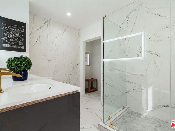 3206 W 27th Street, Los Angeles CA 90018