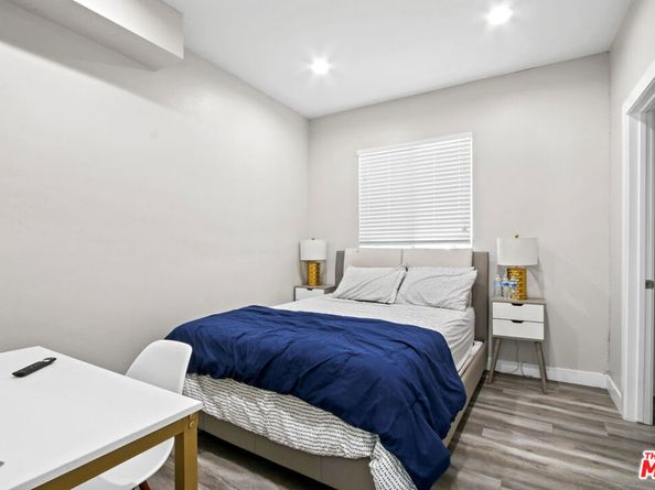 1805 S New England Street, Los Angeles CA 90006