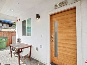 1805 S New England Street, Los Angeles CA 90006