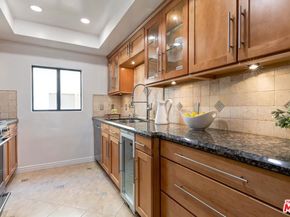 808 Washington Avenue, Santa Monica CA 90403