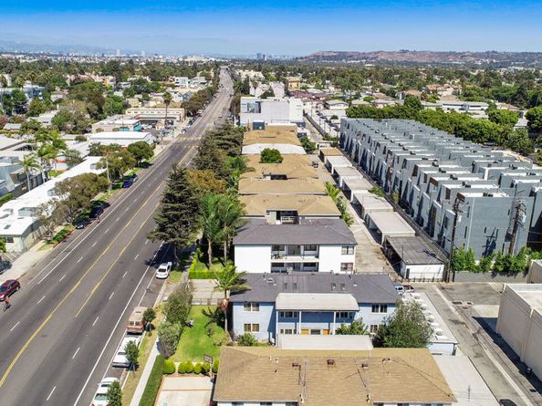 12304 Washington Place, Los Angeles CA 90066