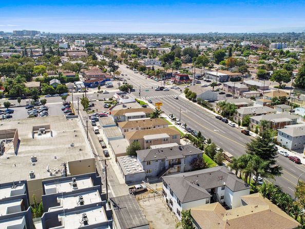 12304 Washington Place, Los Angeles CA 90066