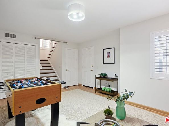 1913 Harriman Lane 1, Redondo Beach CA 90278