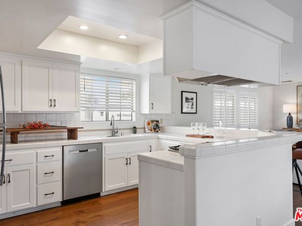 1913 Harriman Lane 1, Redondo Beach CA 90278