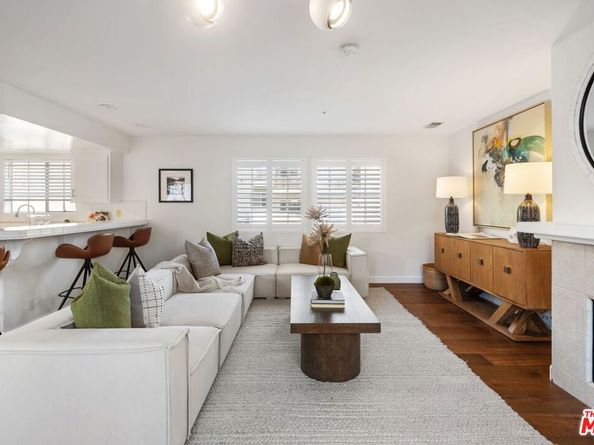 1913 Harriman Lane 1, Redondo Beach CA 90278
