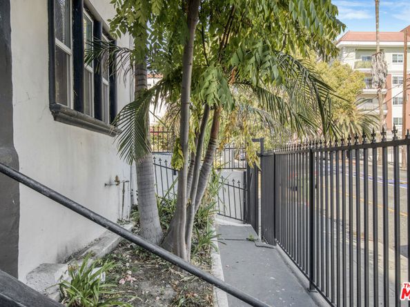 969 S Serrano Avenue, Los Angeles CA 90006