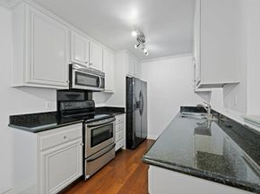 9939 Erma Rd 101, San Diego CA 92131