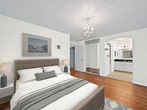 9939 Erma Rd 101, San Diego CA 92131