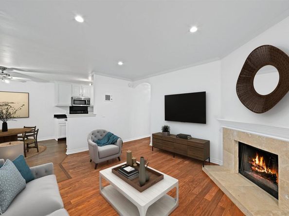 9939 Erma Rd 101, San Diego CA 92131