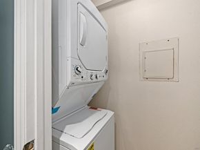 9939 Erma Rd 101, San Diego CA 92131