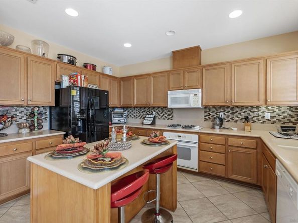 1871 Crystal Bluff Ct., San Diego CA 92154