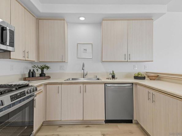 2930 Columbia St F, San Diego CA 92103