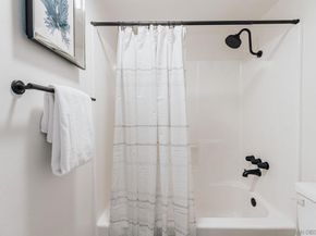 4652 Don Lorenzo Dr A, Los Angeles CA 90008