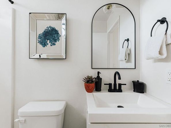 4652 Don Lorenzo Dr A, Los Angeles CA 90008