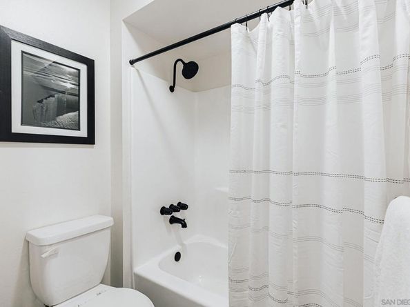 4652 Don Lorenzo Dr A, Los Angeles CA 90008