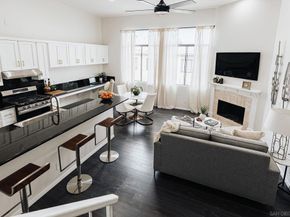 4652 Don Lorenzo Dr A, Los Angeles CA 90008