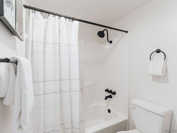 4652 Don Lorenzo Dr A, Los Angeles CA 90008