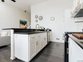 4652 Don Lorenzo Dr A, Los Angeles CA 90008