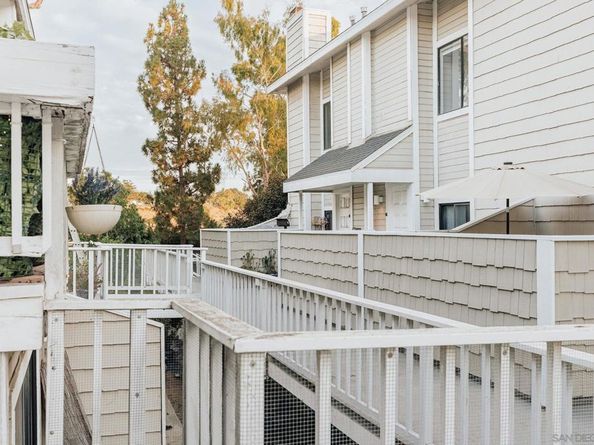 4652 Don Lorenzo Dr A, Los Angeles CA 90008