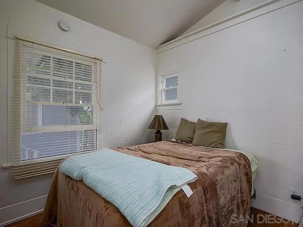 609 Genter, La Jolla CA 92037